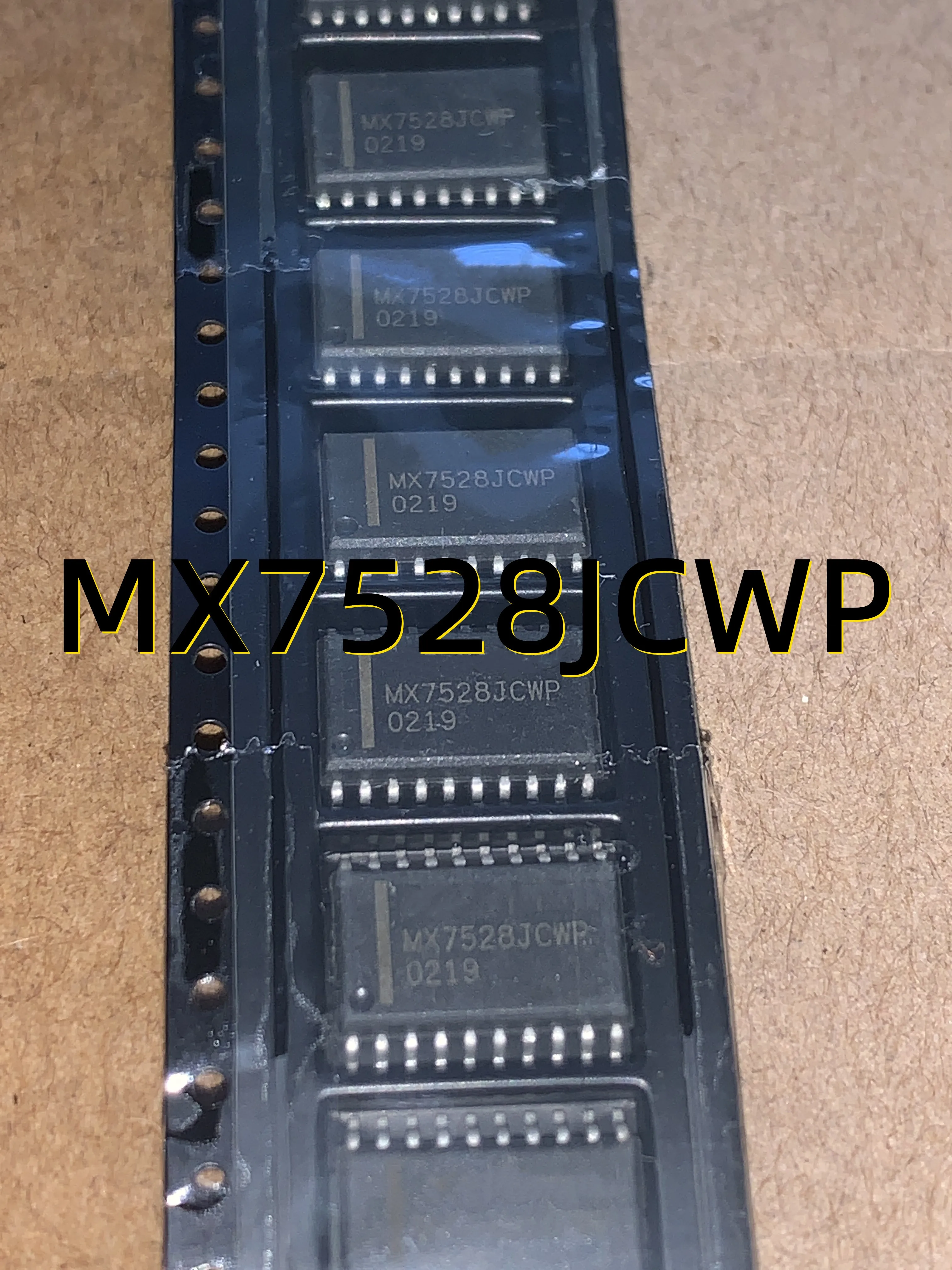 MX7528JCWP 02 + SOP20