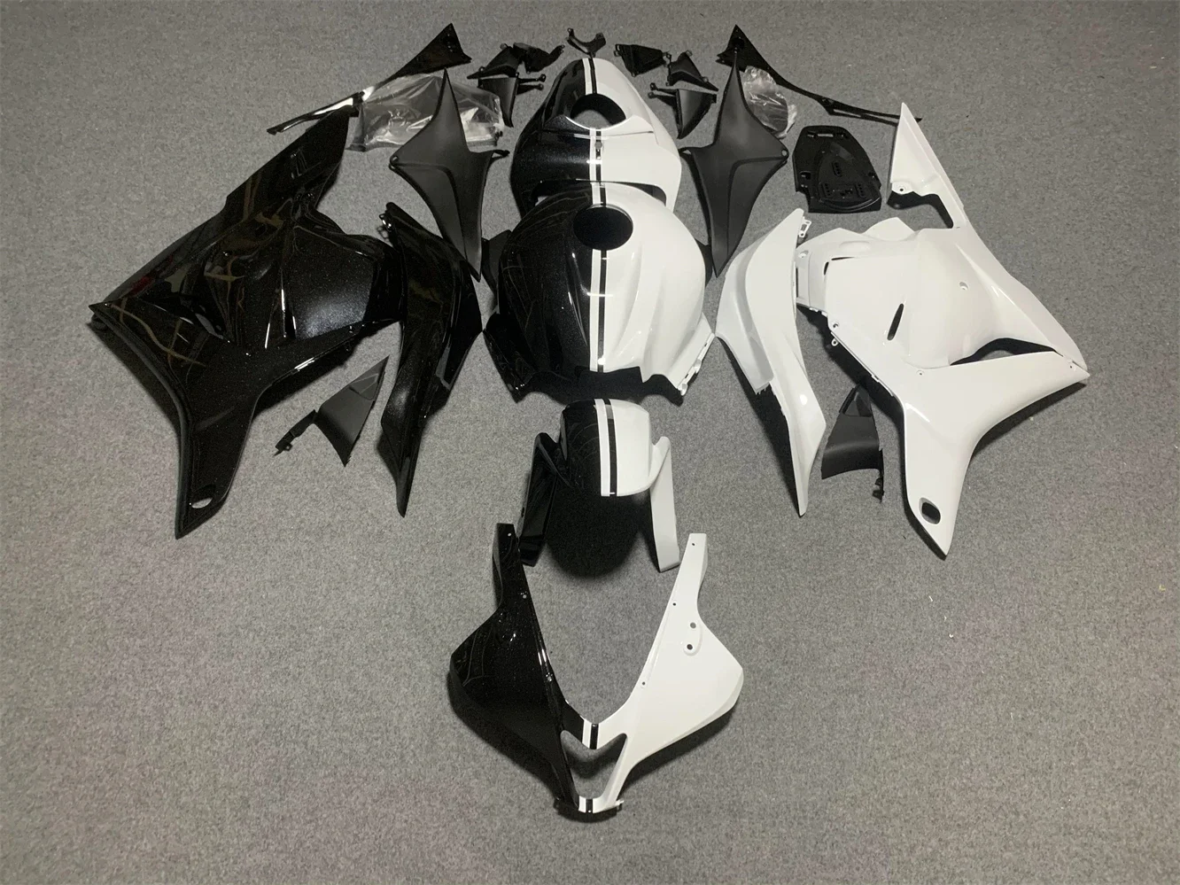 

Motorcycle Fairing Kit Suitable for CBR600RR 2009 2010 2011 2012 Years CBR600 F5 09-12 Fairing Pearl Black Pearl White