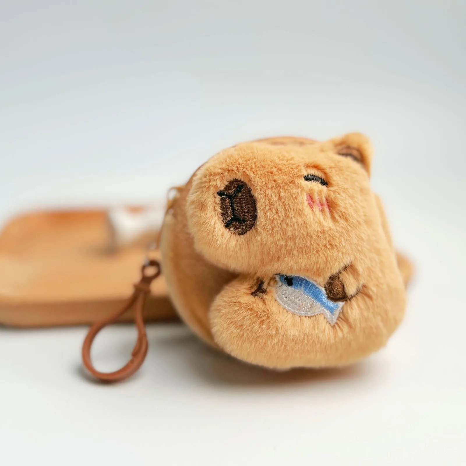 الكرتون كابيبارا عملة المحفظة عالية الجودة هدية صغيرة المفاتيح سحر أفخم سماعة حقيبة سحر