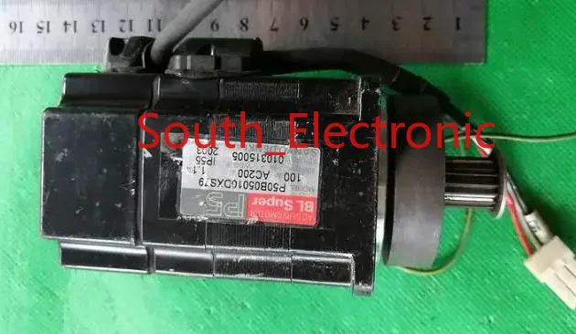 P50B05010DXS79 200V 100W   servo motor   ,  In good working condition, free shipping a