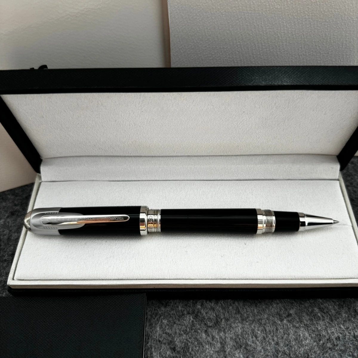 

Мужская перьевая ручка-роллер: гладкое письмо, простой и элегантный дизайн, роскошная дизайнерская ручка для подписи, портативная, для бизнеса, офиса, в подарок