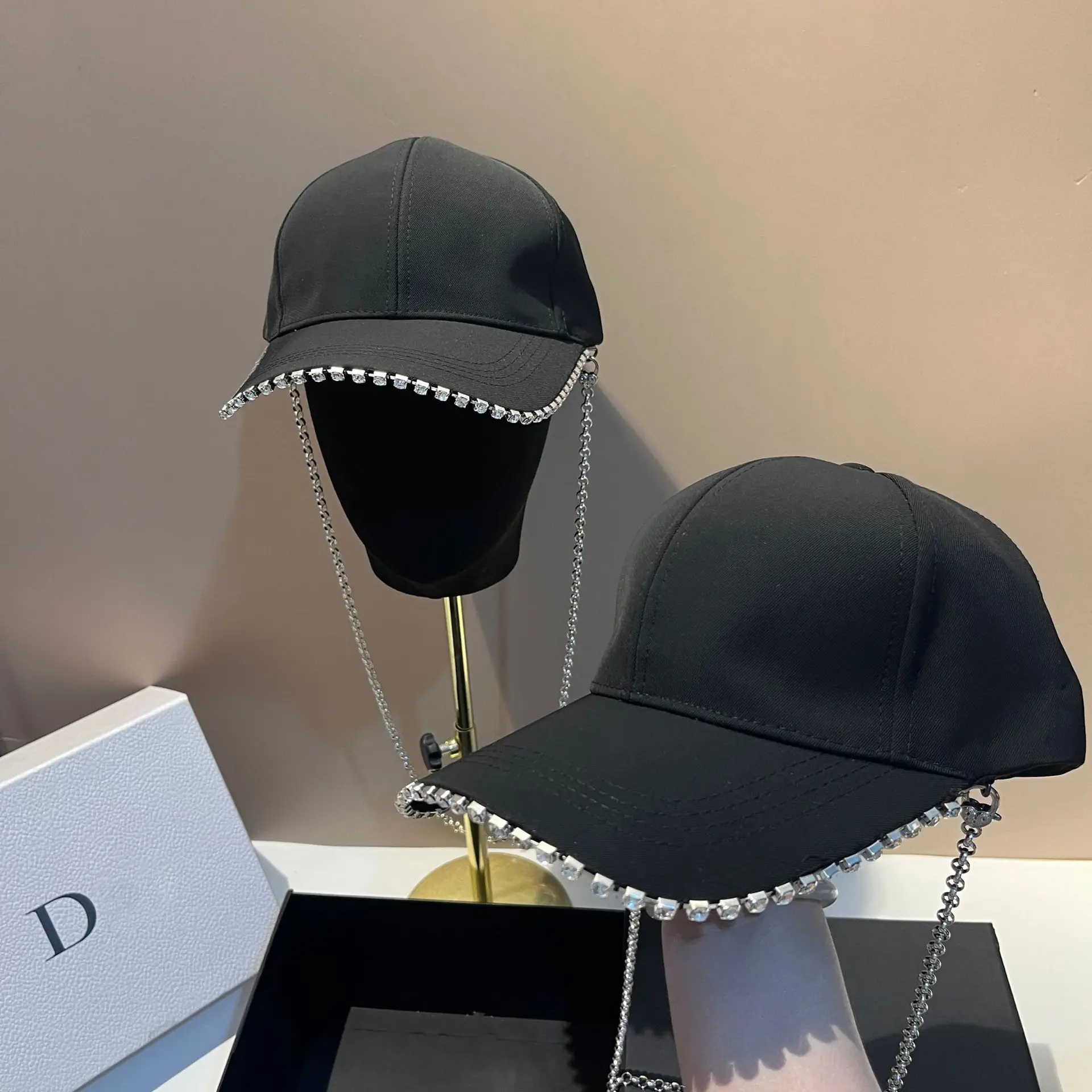 Korean Version of Fashion Chain Baseball Caps for Women Ins Versatile Rhinestone Pearl Sunscreen Shading Show Face Small Sun Hat