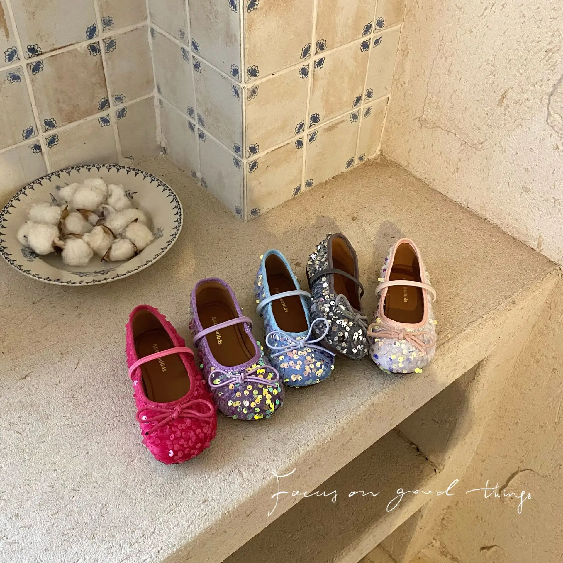Spring Girls Princess Flat Shoes Korean Style Shiny Sequin Decor Soft Sole Kids Mary Jane Girls Dress Shoes