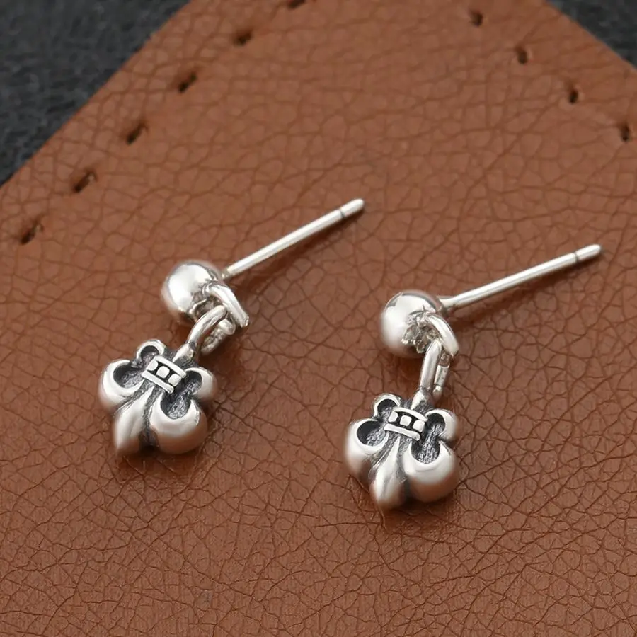 

S925 Sterling Silver Fashion Advanced Sense Boat Anchor Children's Military Flower Earrings Earrings Earrings for Men and Women