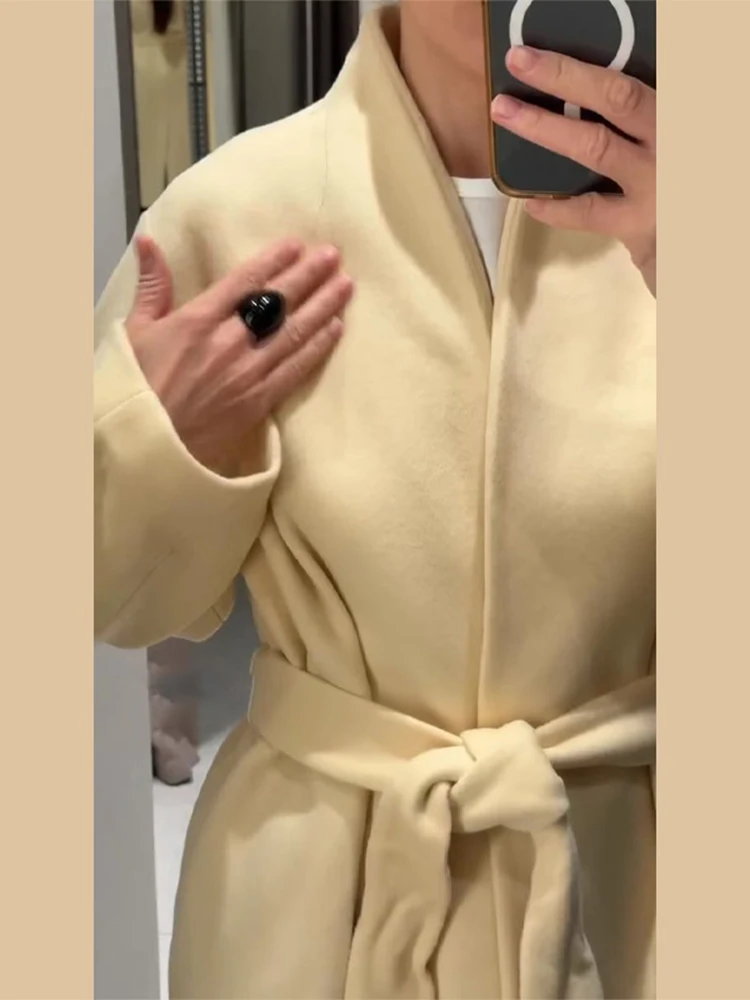 เสื้อโค้ทขนสัตว์แบบยาวสำหรับผู้หญิง ทรงหลวม แขนยาว คอวี ติดกระดุมผูกเชือก สีเบจ แฟชั่นสำหรับผู้หญิง เสื้อคลุมกันหนาว