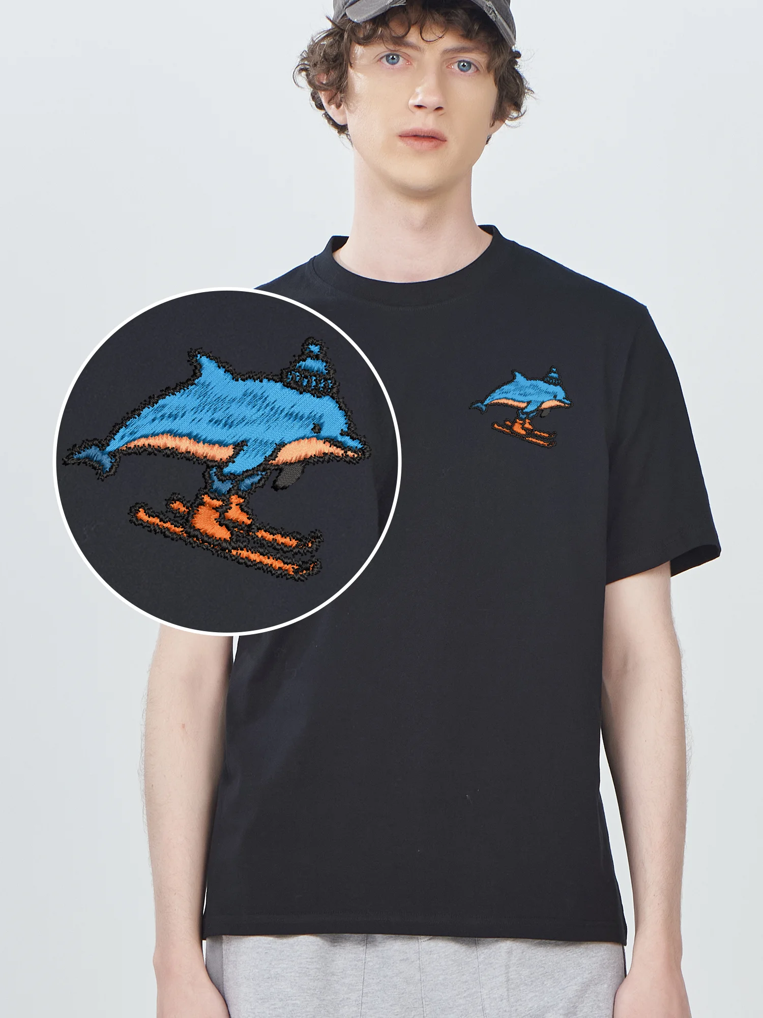 

New Embroidered Tshirts Dolphin Skiing Luxury T-Shirt Men Women Cotton Oversized Trendy Fashion Embroidery Tops