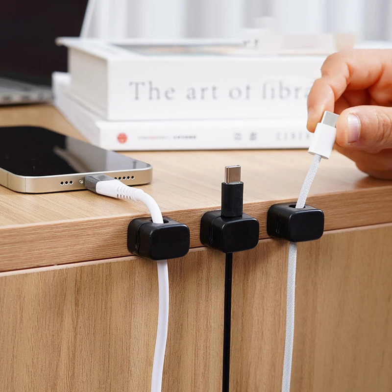สายเคเบิลคลิปยึดสายเคเบิ้ลเรียบปรับได้สำหรับยึดที่เก็บสายใต้โต๊ะการจัดการสายเคเบิล