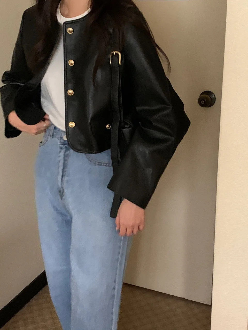 เสื้อโค้ทหนังทรงหลวมสไตล์วินเทจทรงกลม Ne Metal Single Button Loose Long Sve ort Jaet เสื้อผ้าแฟชั่นฤดูใบไม้ร่วงของผู้หญิง