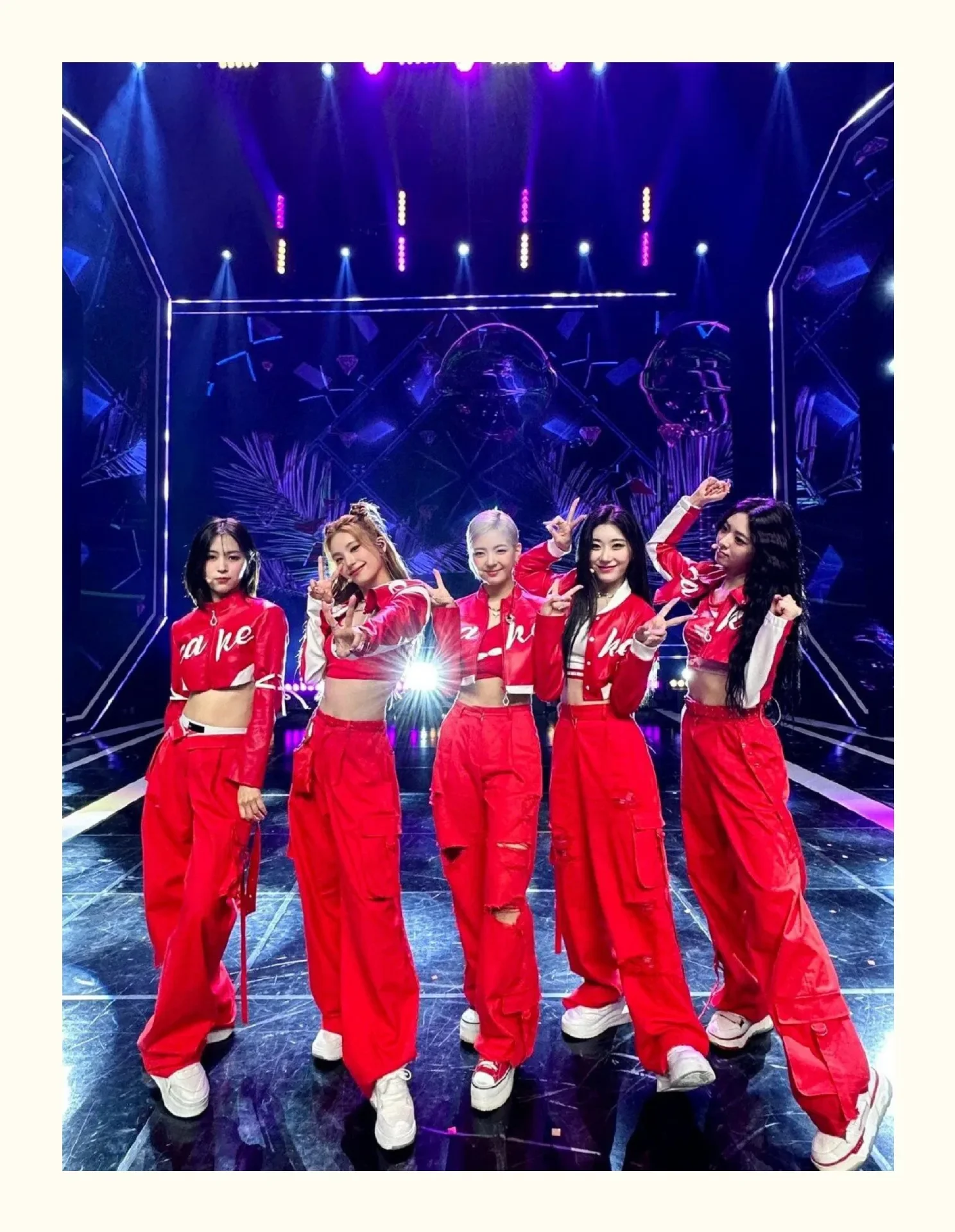 Rotes, dehnbares, figurbetontes Kpop-Girlgroup-Jazz-Tanzkostüm-Set für Damen, Bühnenkostüm für Erwachsene, Gruppentanz-Show-Kleidung – Detail 7
