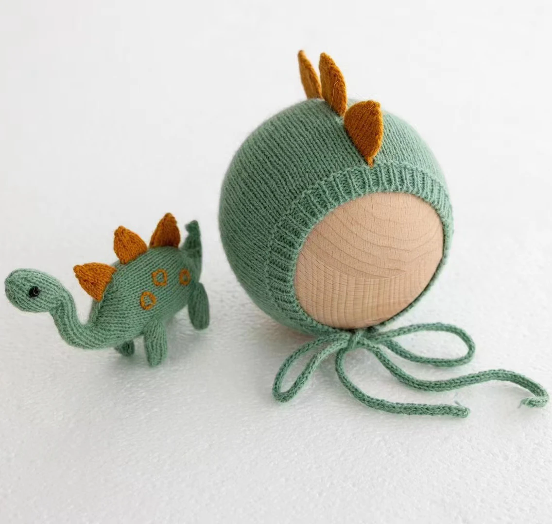 

Knitted Newborn Dinosaur Hat with Stuffed Toy Baby Photography Props Baby Dragon Bonnet Newborn Animal Outfit Photo Accessories