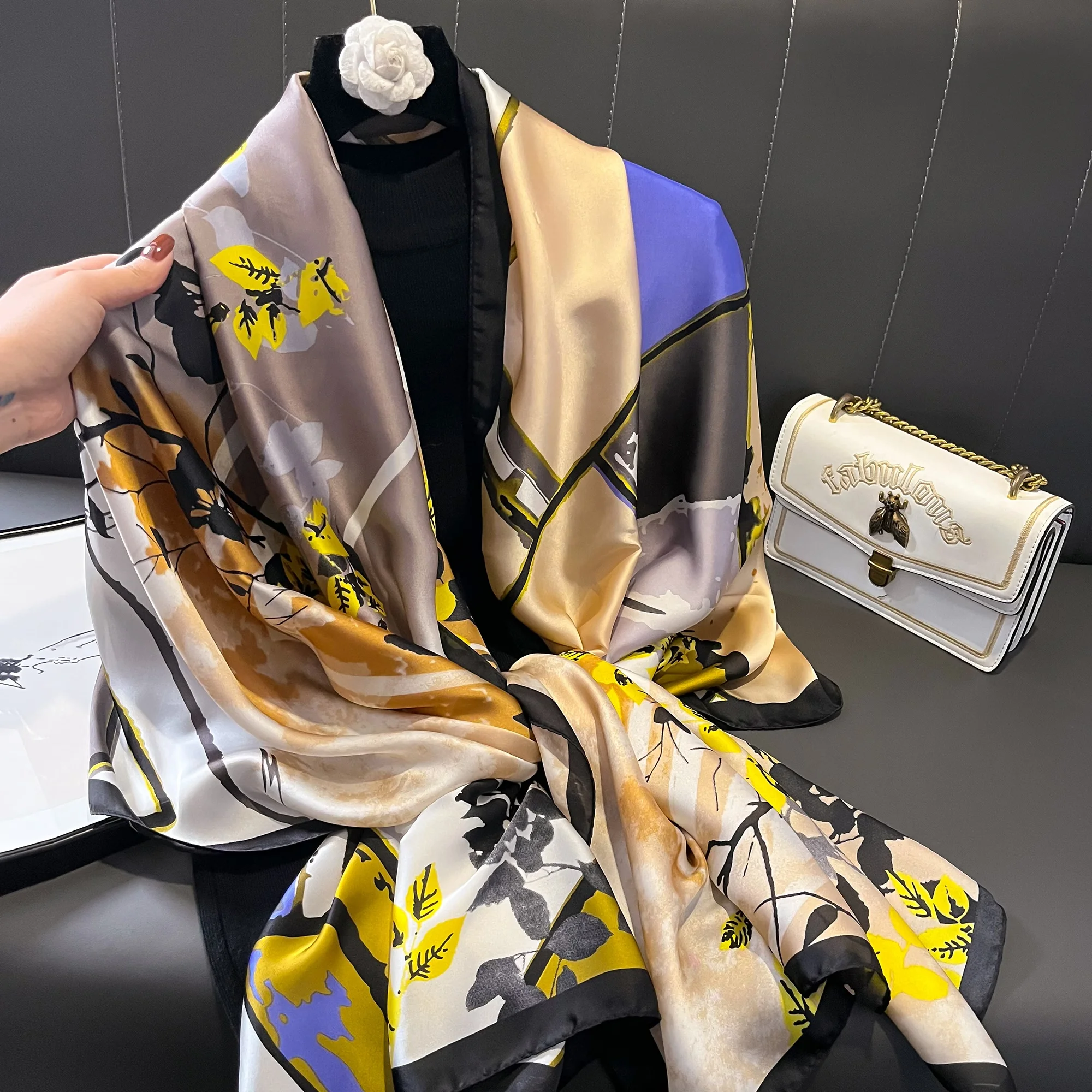 Luxury Brand Women Silk Scarf Female Scarves Ladies Beach Wrap Chiffon Shawl Carriage printed sunscreen bandanna foulard muffler