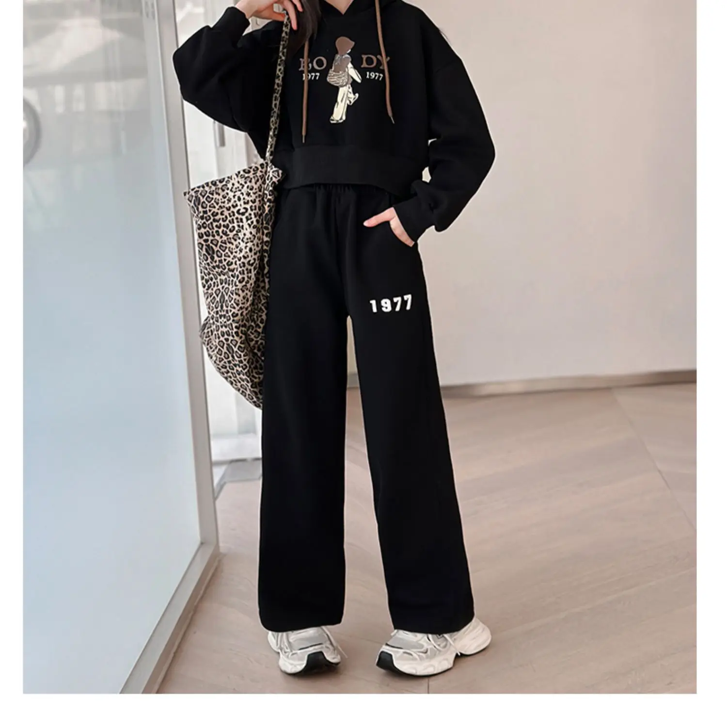 2025 autumn spring teenager kids girl Child set crop top Hooded tracksuit sweatshirt top and bottom wide leg pants 8 12 Year
