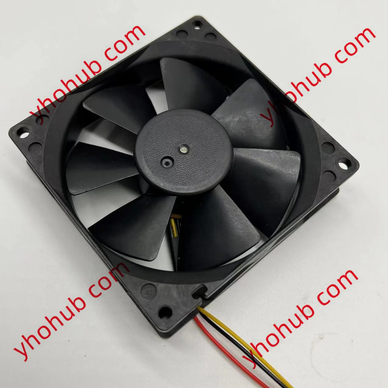 Panaflo FBK-09A24M DC 24V 0.1A 90x90x25mm 3-Wire Server Cooling Fan