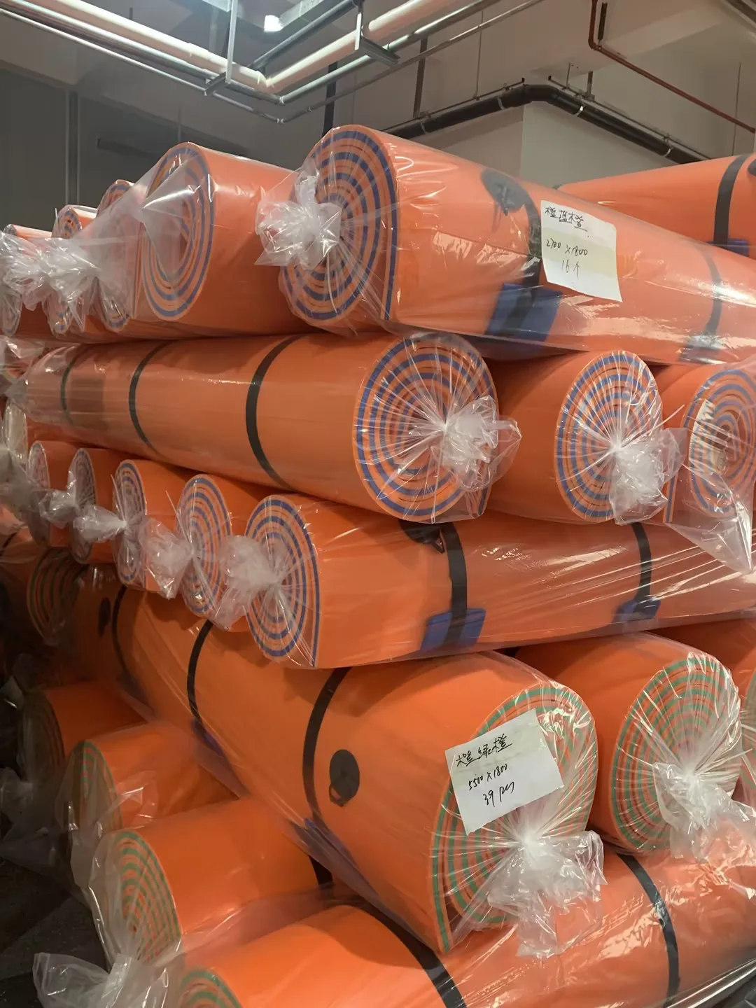 

Индивидуальный оптовый плавающий матрас из 3-слойного толстого пенопласта для бассейнов и озер, сверхпрочный, для увеличения продаж