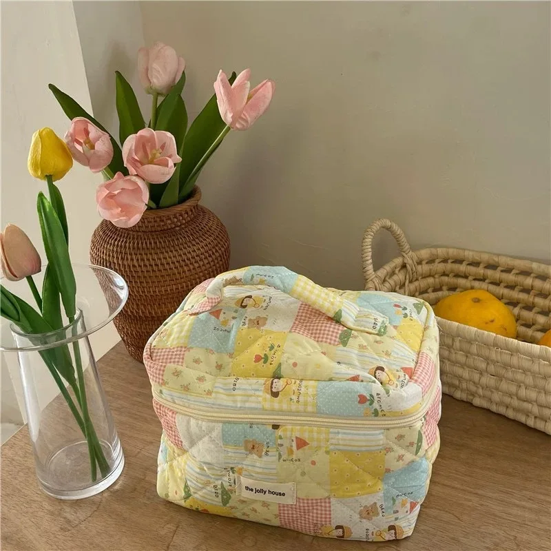 Sweet Girl Grid Cosmetic Bag Clutch Bag Large Makeup Organizer Bags Cosmetic Pouch Women Cute Toiletry Beauty Case