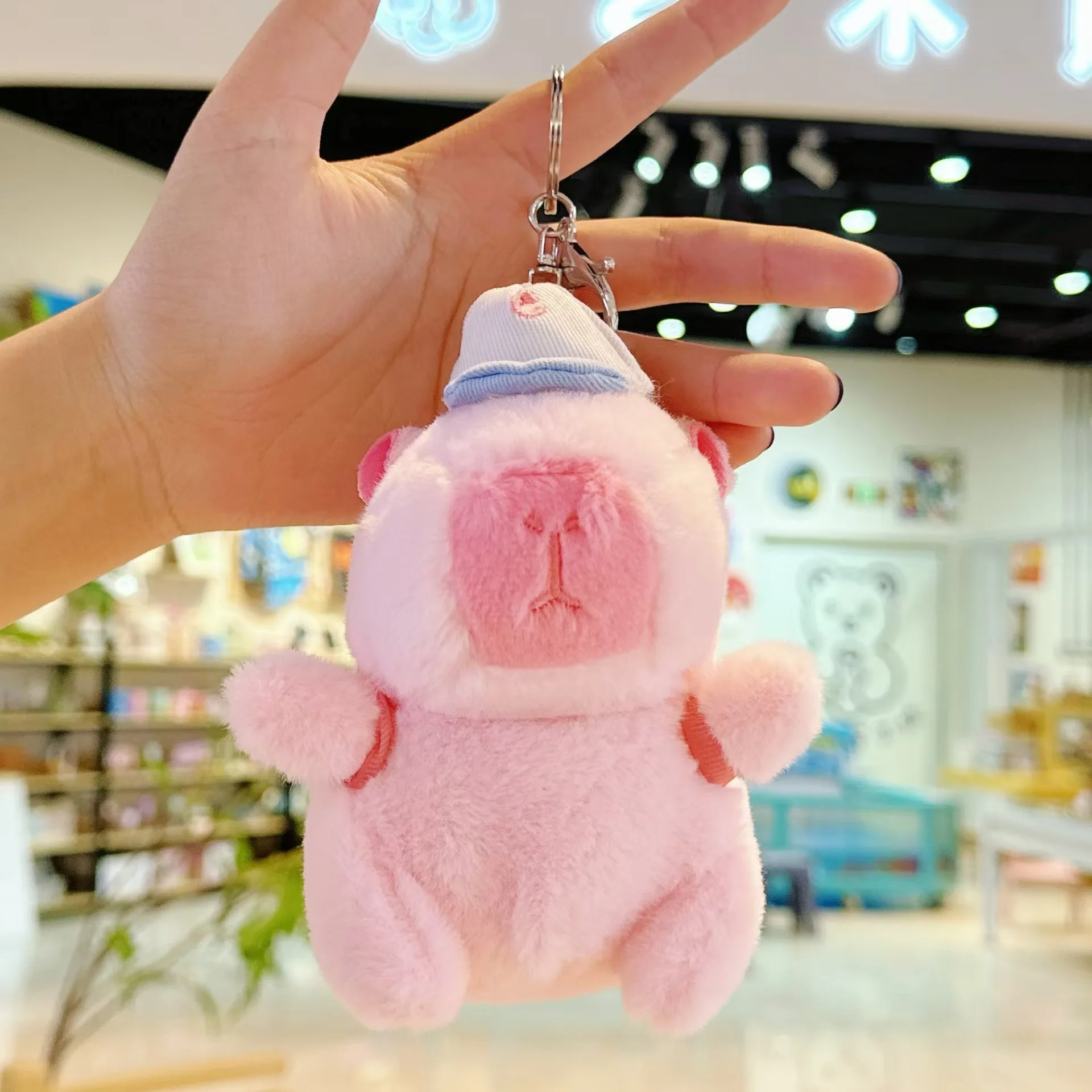 黄色いアヒルの浮き輪カピバラぬいぐるみかわいいシミュレーション