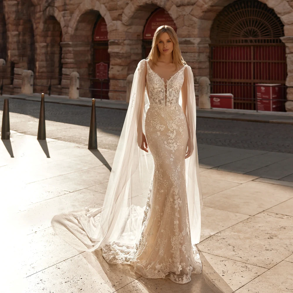 

Champagne Lace Mermaid Wedding Dresses Scoop Neck Sleeveless Illusion Applique Sweep Train Woman Bride Gown Cape Customized