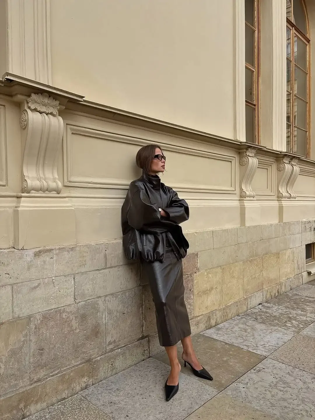 Retro Stand Collar Leather Jacket Women Fashion Lapel Full Sleeve Zipper Loose Jackets 2025 New Lady High Street Chic Outwear