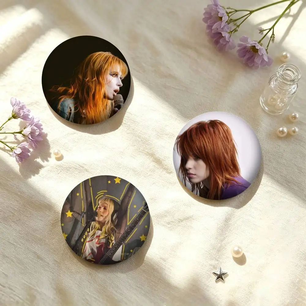 H-Hayley Williams L-Lead Singer 25 32 44 58 75mm Badges Personalized Round Brooches Pins Accessory Gift