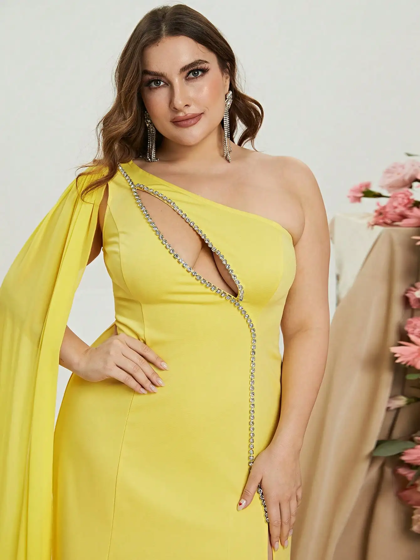 Um ombro strass detalhe vestido, recortar, fenda coxa, Plus