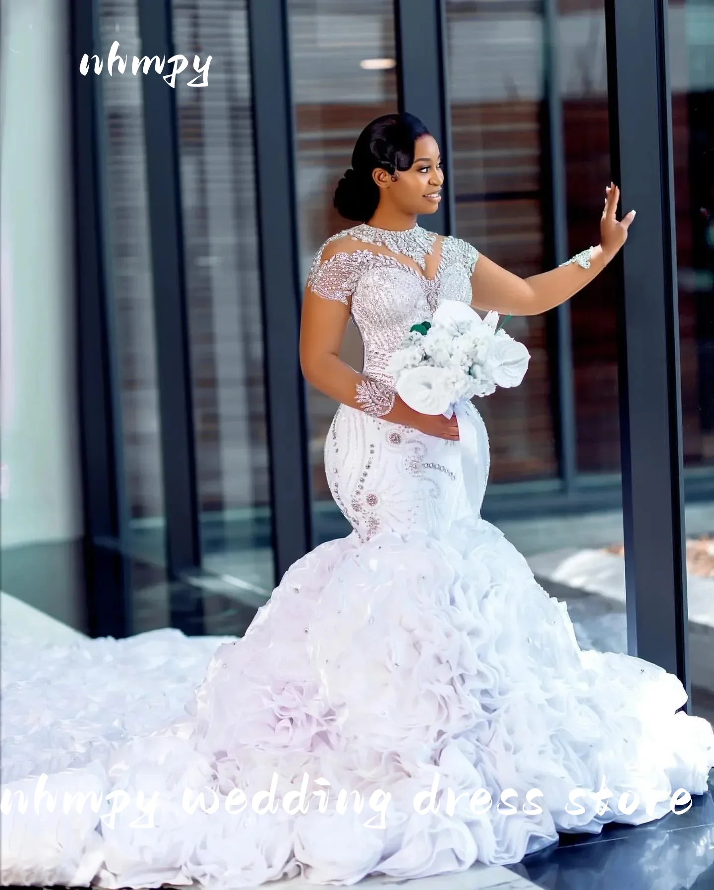 Nymphe Maßgeschneidertes Meerjungfrau-Hochzeitskleid mit langen Ärmeln für die Braut, Hochzeit, Organza, abgestufte Kristalle, Perlen, afrikanisches Aso Ebi-Brautkleid