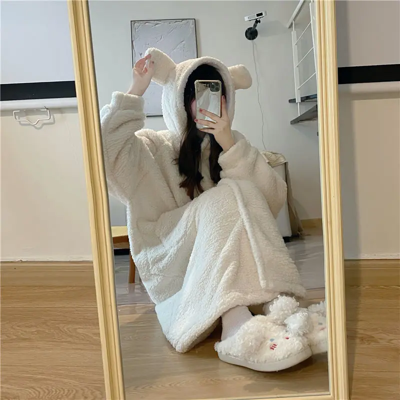 Large Size Cute Teddy Bear Coral Fleece Pajamas Wintertime Women\'s Night Gown Robe Thickening Type Can Be Worn Outside