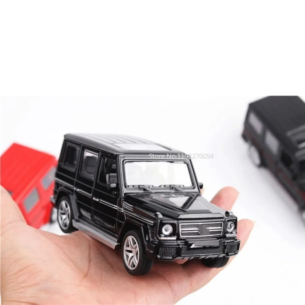 Maßstab 1:32 AMG G65 SUV Metallspielzeug Diecast Miniatur-Automodelle Gummireifen Zurückziehen Sound Licht Spielzeug Fahrzeugdekorationen Junge Geschenk