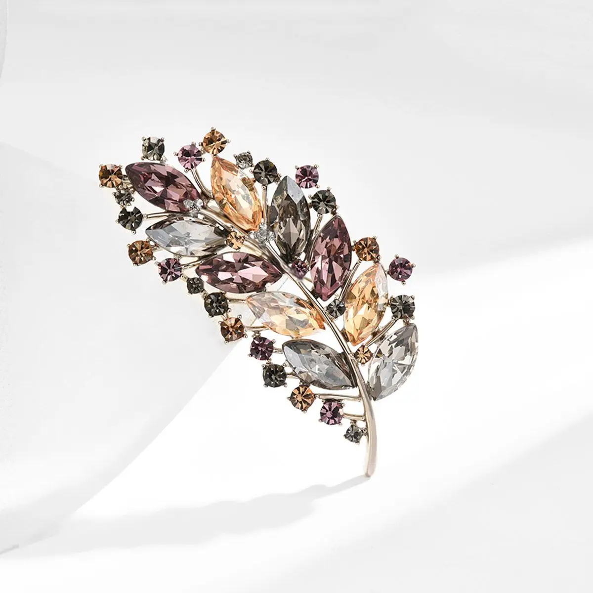 Retro Fashion Elegant Zircon-encrusted Big Feather Brooch Light Luxury Austrian Crystal Delicate Corsage Female Accessories