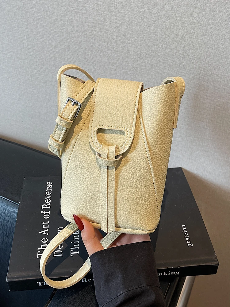 

Fashionable Bucket Shoulder Bag for Women Casual Versatile Crossbody Phone Bag Soft Handbag Magnetic Clasp Daily Use Pure Color