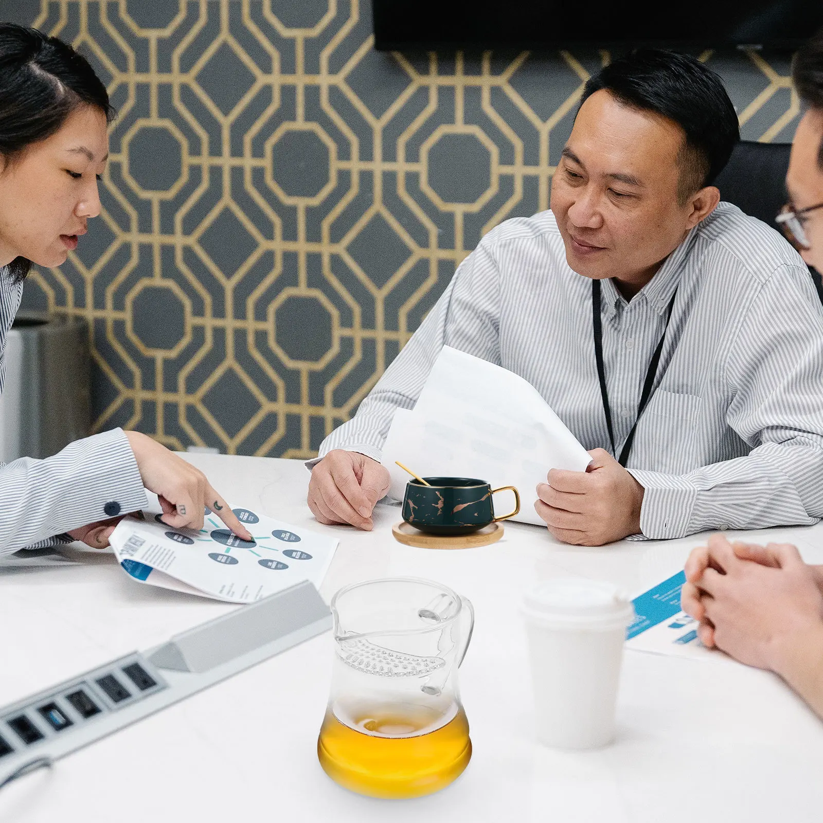 

Exquisite Glass Tea Dispenser Cup with Handle Multi Function Beverage Jug for Home Office Tea Room Decorative Teaware Use