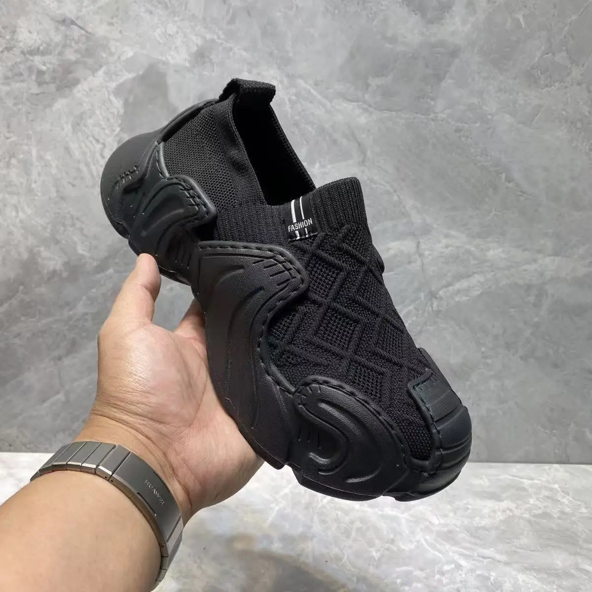 

New Man Shoes for Summer Autumn Korean-style Breathable and Wear-resis Tant Mesh Fly-woven Shoe Covers Socks Men's Travel Shoes