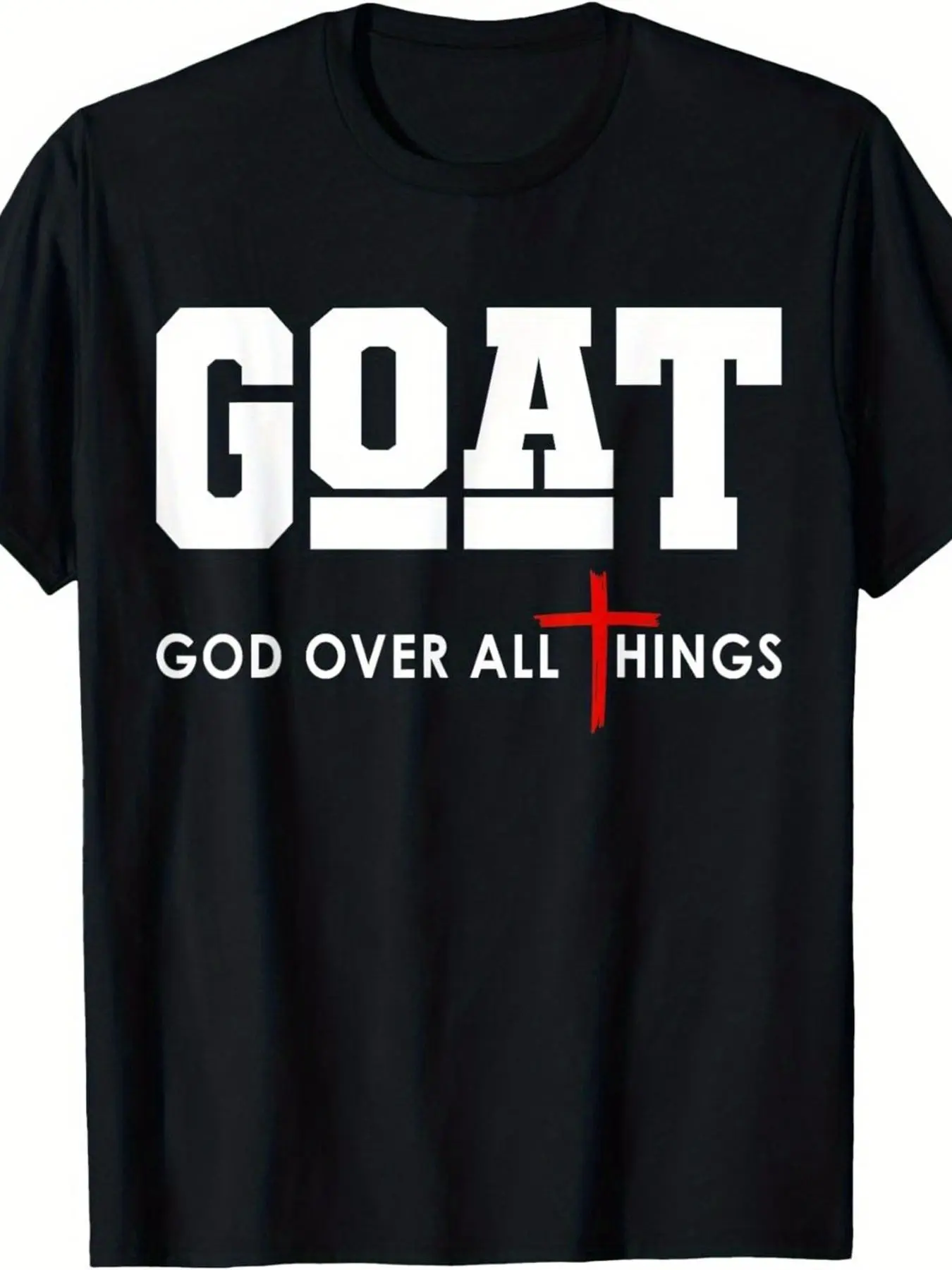 Camiseta con estampado GOAT - cuello redondo negro con texto blanco y diseño de cruz roja | Manifesto: "Dios reina sobre todas las cosas" | El perfecto