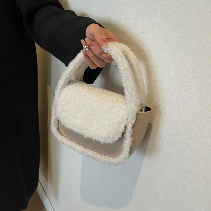 Plush Hand Bag 2023 Autumn Winter New Fashionable All Match Cute Lamb Wool Shoulder Bag Simple Casual Women Crossbody Bag