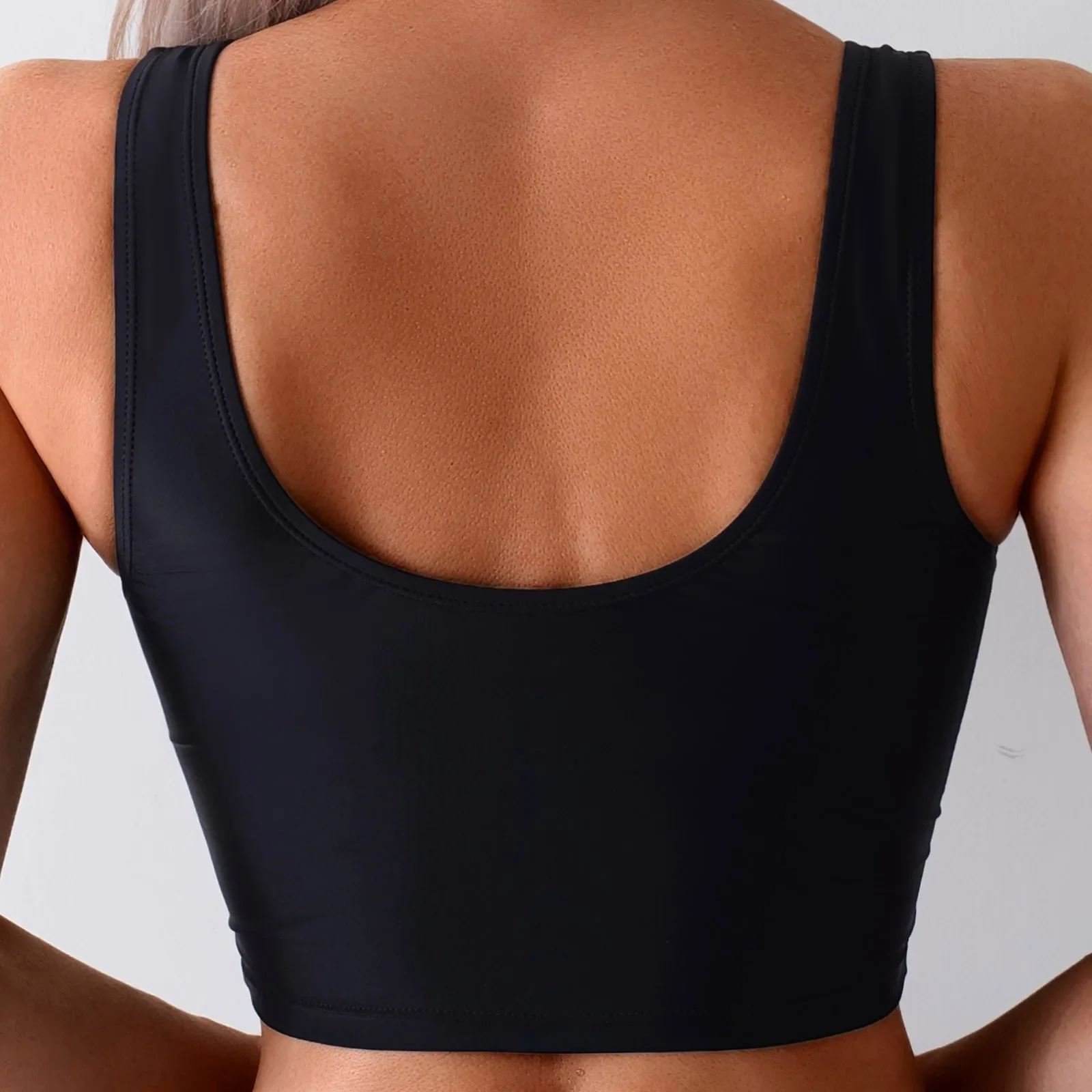 Costume da bagno ritagliato Nuovo cinturino alla moda da donna Top stampato sexy Pantaloni a triangolo tinta unita Tankini Bikini metallico per feste in spiaggia