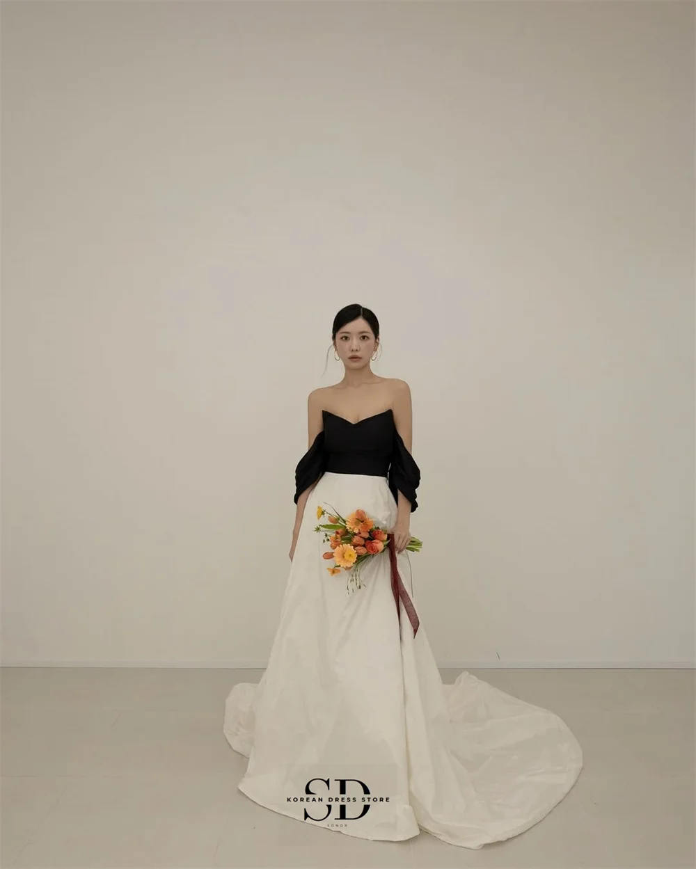 Sondr elegante Japanse trouwjurken op maat gemaakte off-the-shoulder rechter trein bruidsjurk patchwork bruiloft drukknoopjurken