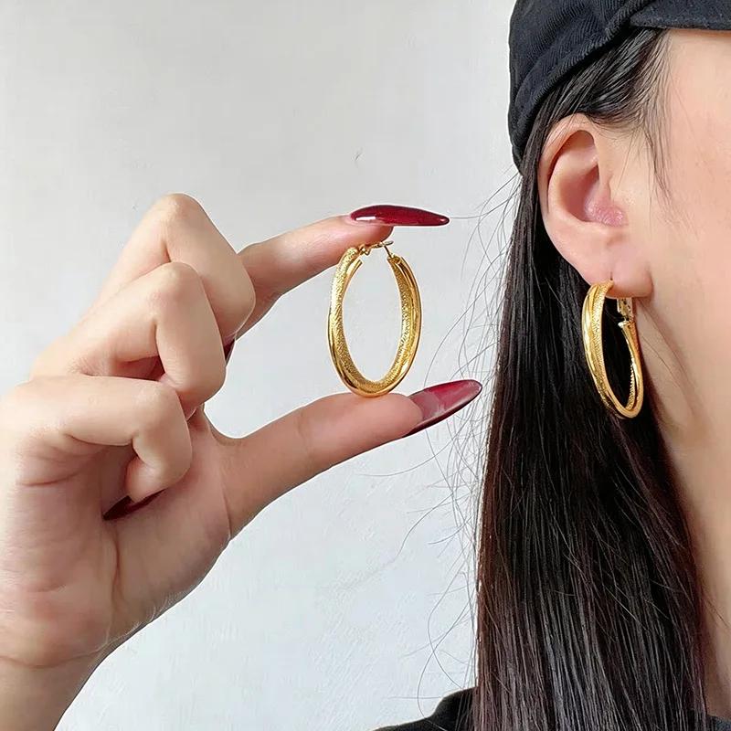 Interconnected double rings create generous outlines, women's Large Double Hoop Plain Earrings of 24K Gold AU999 for daily