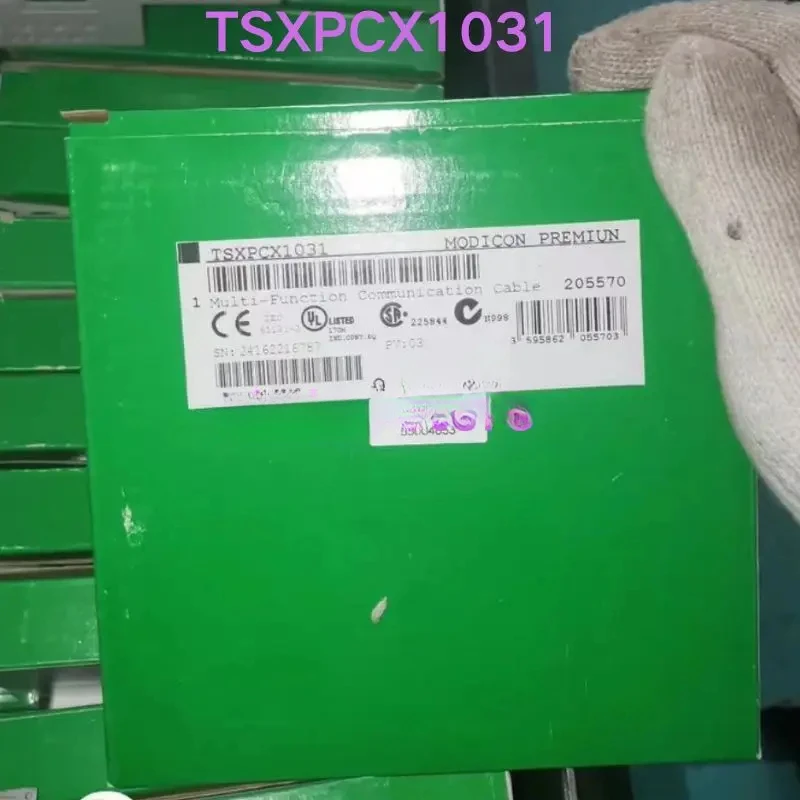 Gloednieuwe programmeerkabel TSXPCX1031, lengte 2,5 meter