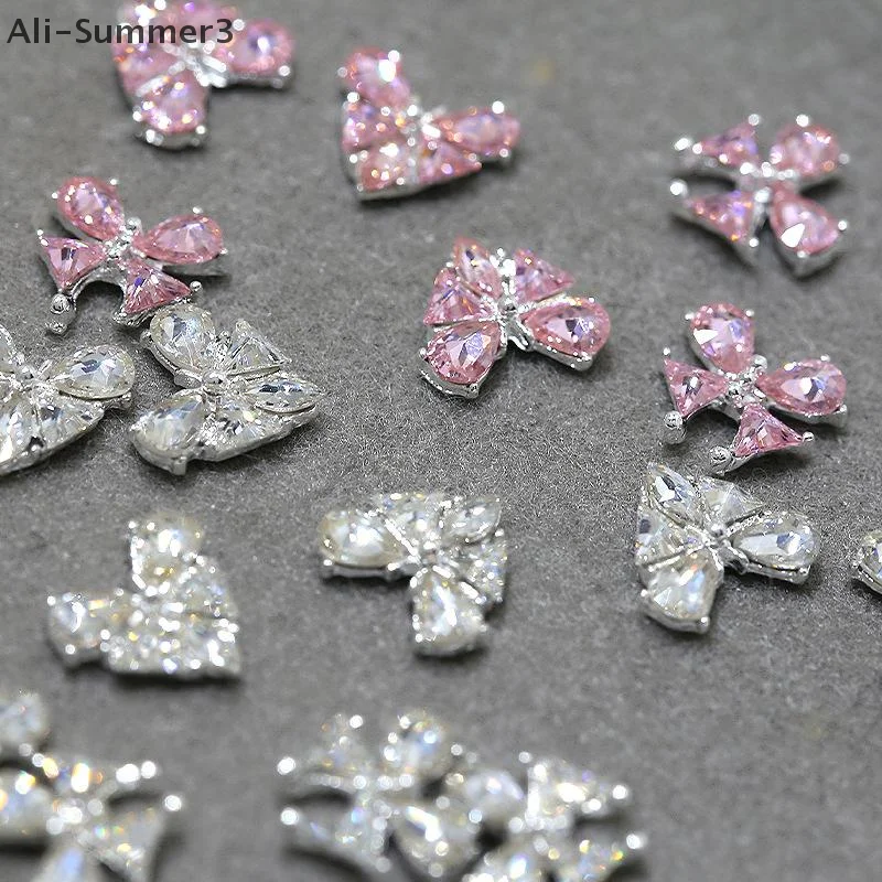 2PCS إكسسوارات الأظافر الرجعية مع الماس مطعمة تألق الزركون فراشة كبيرة الحب القلب الملونة الماس الحب سحر الأظافر