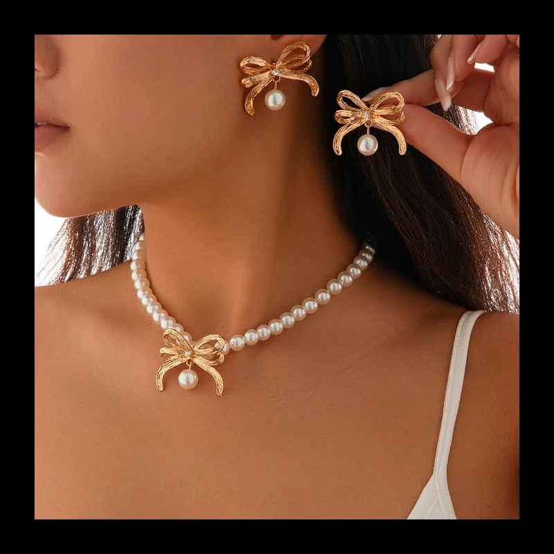Fashion Imitation Pearl Beaded Necklace Set, Light Luxury Alloy Bow.
