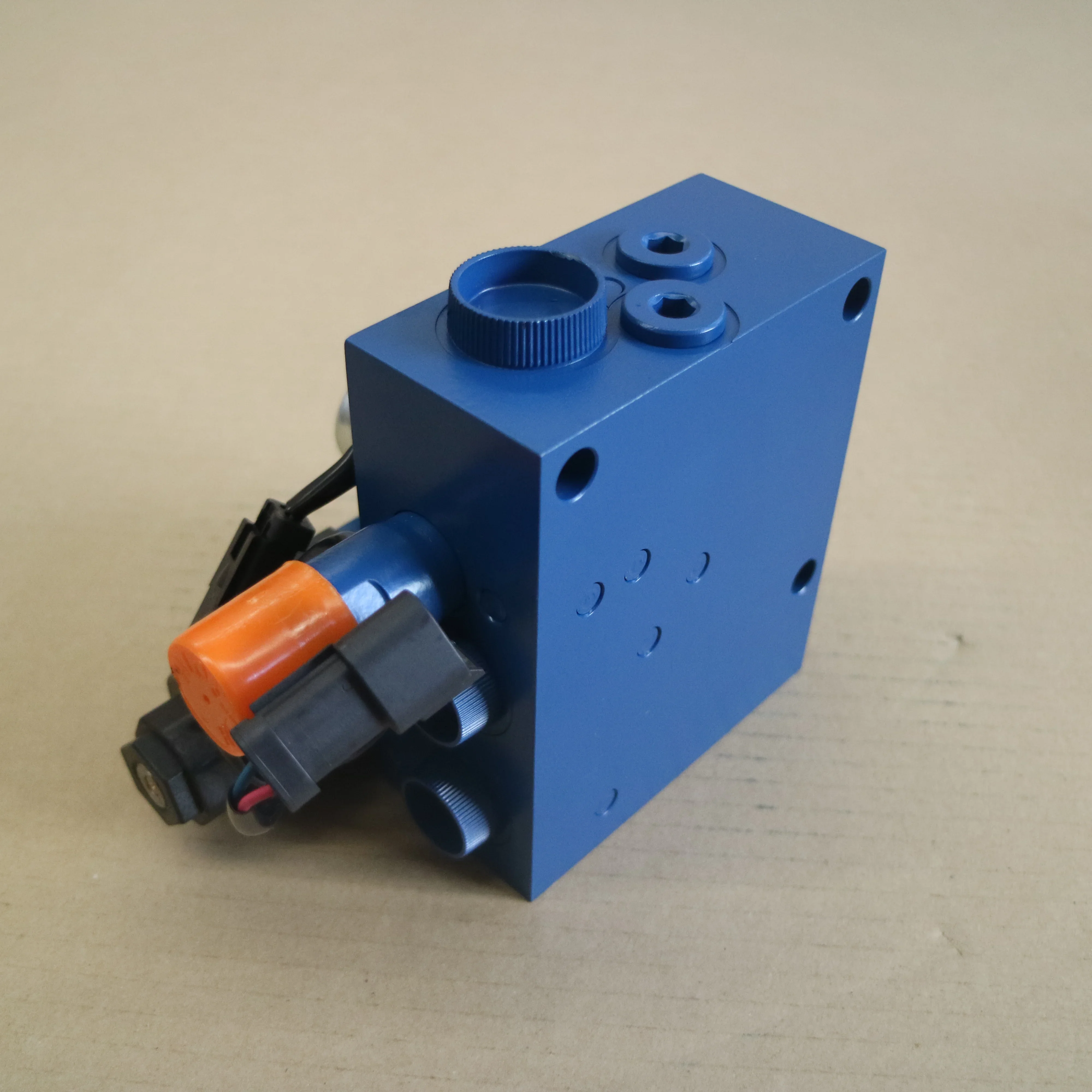 

Directional Control Valve 56B-43-12402 Solenoid Valve for HD405-7