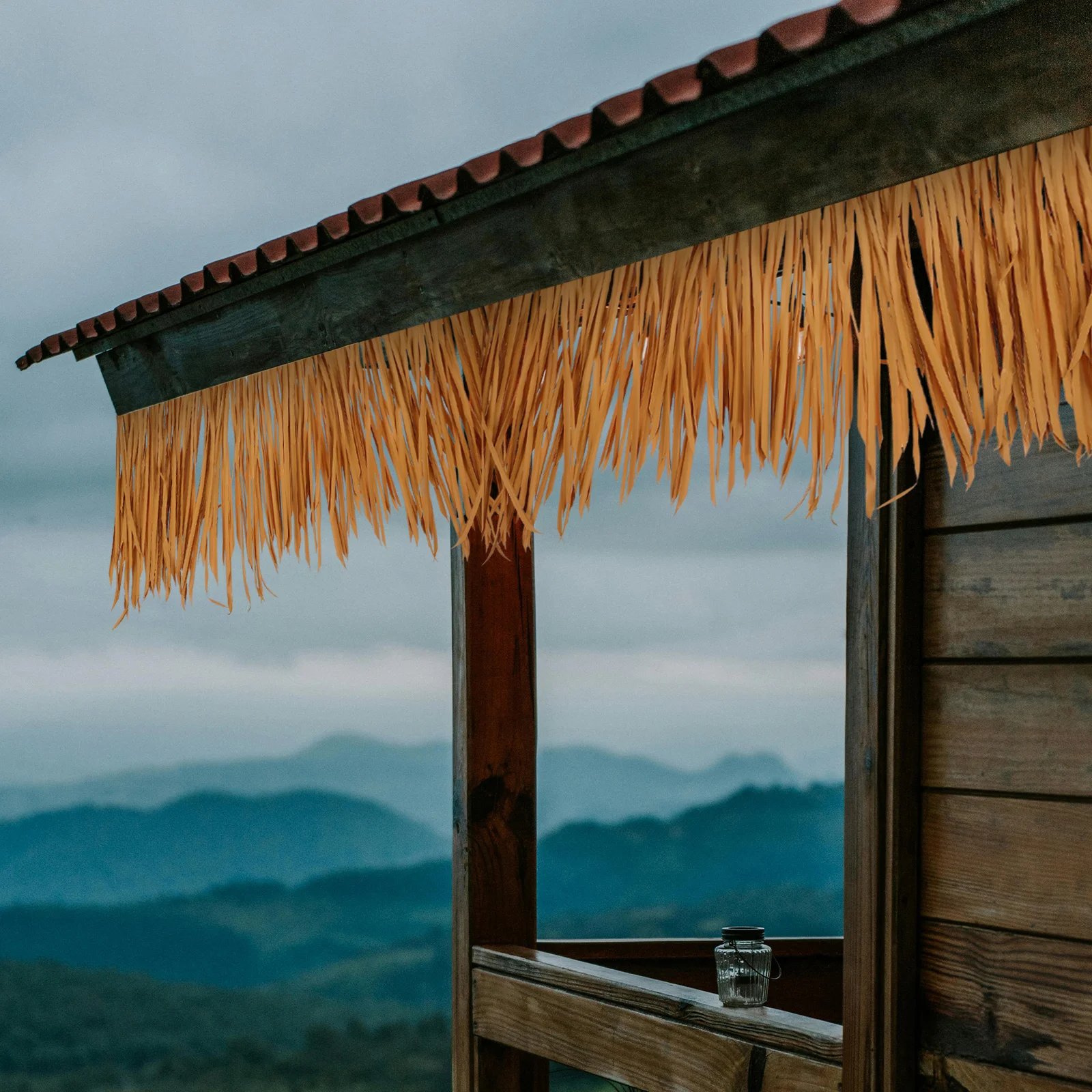 

Simulated Thatch Tile Straw Yellow Artificial Roofing Flame Retardant DecorativeLifelike Cover for