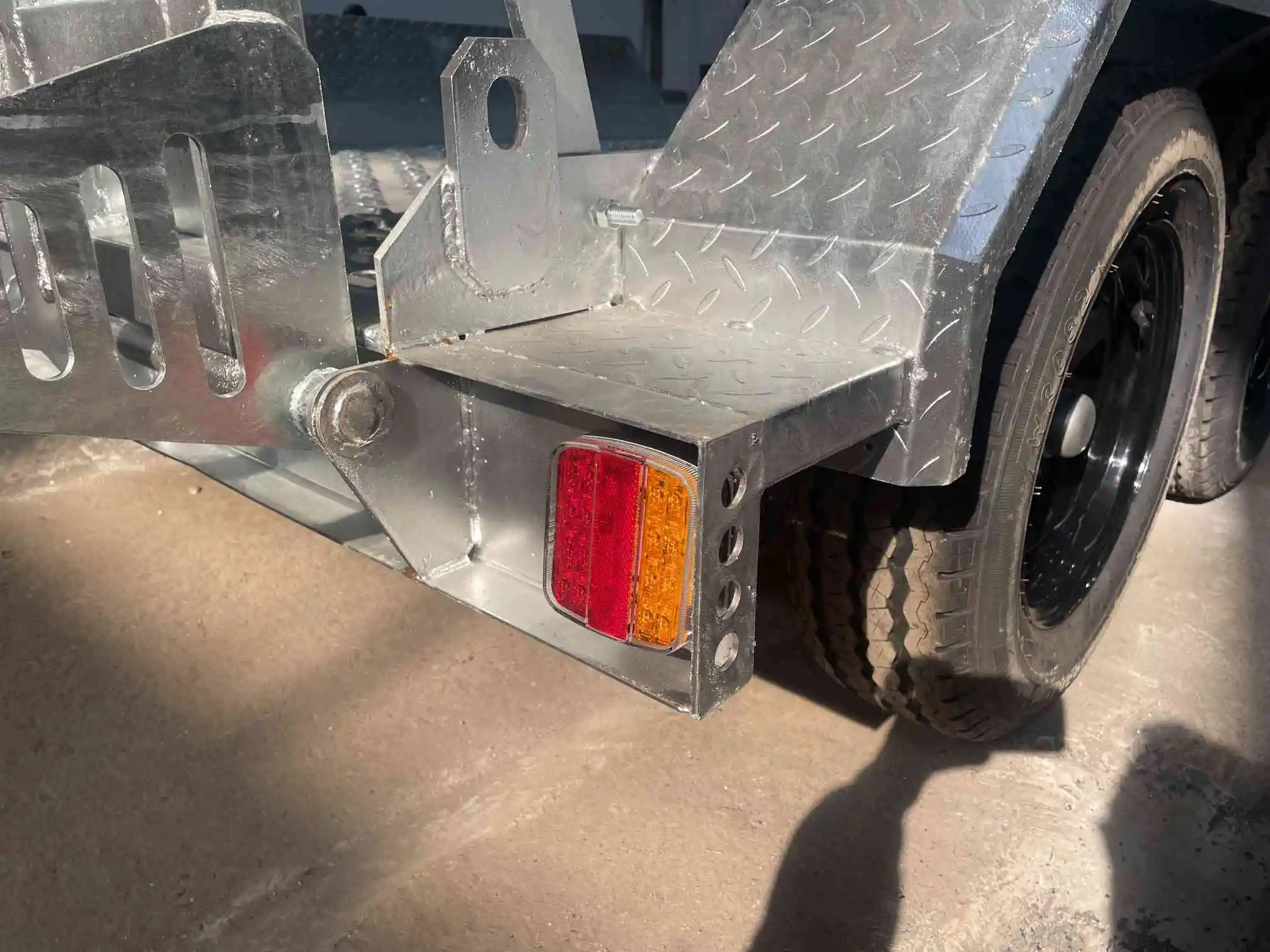 Mini Excavator 12 Electric Brakes 6 Stud Brakes Heavy Duty Ramp Excavator Trailer