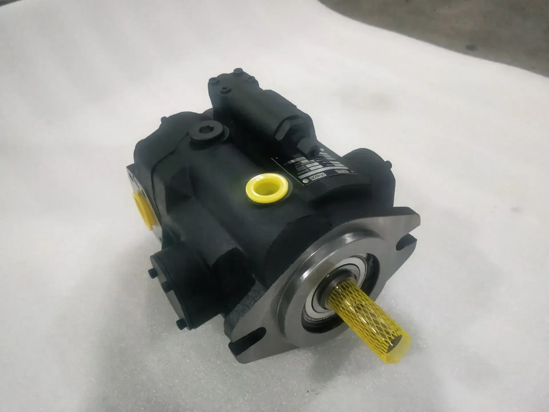 Good Price Hydraulic Piston Pump  PV PV10 PV15 PV20 PV29 Series PV15-2R1E-C02 PV62R1EC00 Axial Single Pis-ton Pu-mp