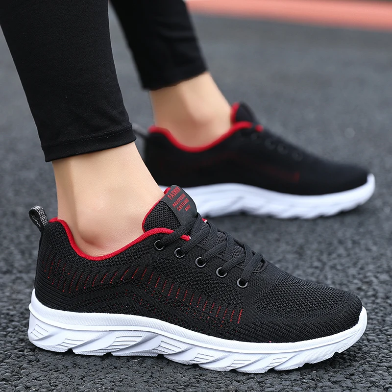 Lace Up Men Casual Shoes Mesh Breathable Soft Lightweight Male Walking Sports Shoes Non-slip Men\'s Sneakers Outdoor Tennis 2024