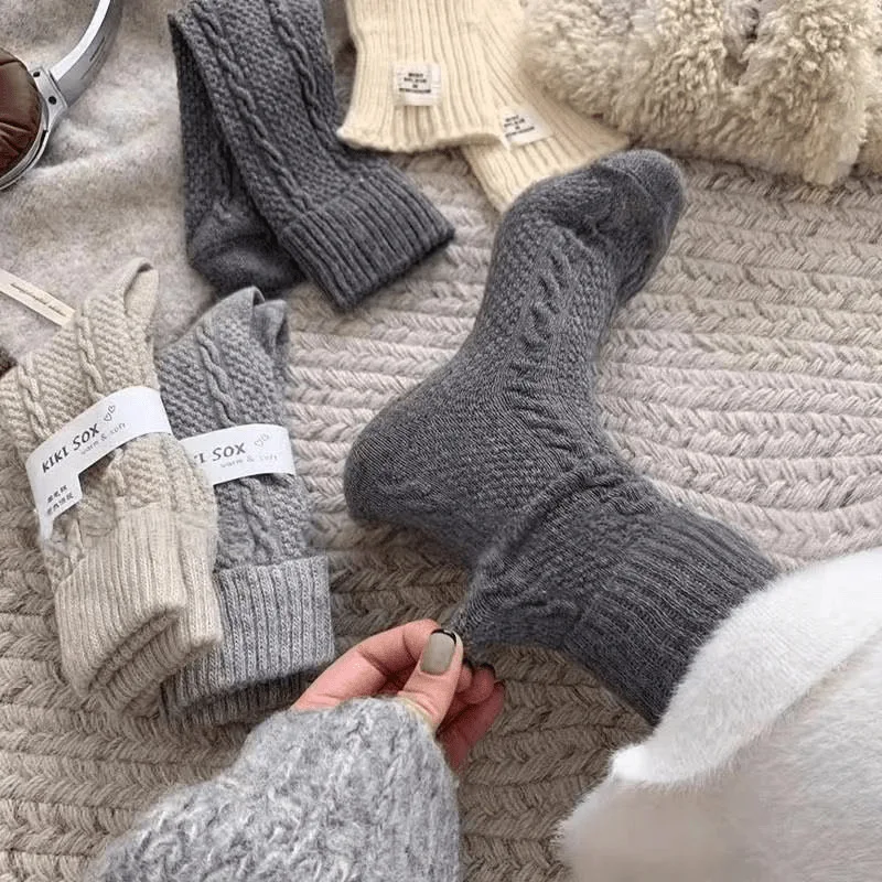 4 pairs of random color women's winter twist texture thick stacking socks