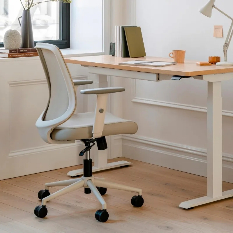 Chaise de bureau avec soutien lombaire et accoudoirs réglables, assise confortable pour une posture et une productivité accrues