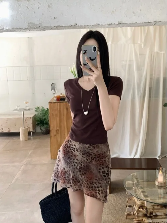 

plus Size Hot Girl Style Set Summer New Pure Color Slim Short Sleeve Top Retro Leopard Print Skirt Fashionable Korean Ve...