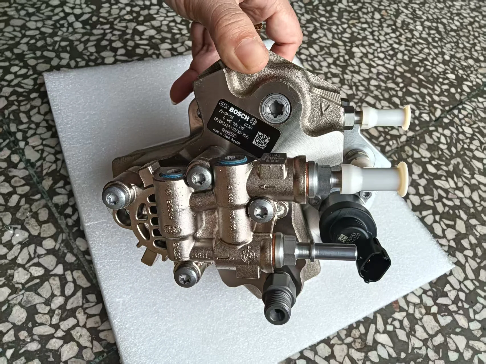 مضخة وقود المحرك الأصلية Cum mins ISDE ISF3.8 مضخة زيت الضغط العالي CP1 مضخة الديزل 4988595 #4