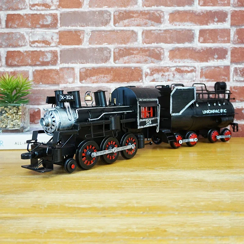 Retro รถไฟไอน้ํารุ่นดีบุกหัวรถจักรตกแต่งบ้านตกแต่งไวน์ตู้ตกแต่ง Cafe รถไฟของเล่น