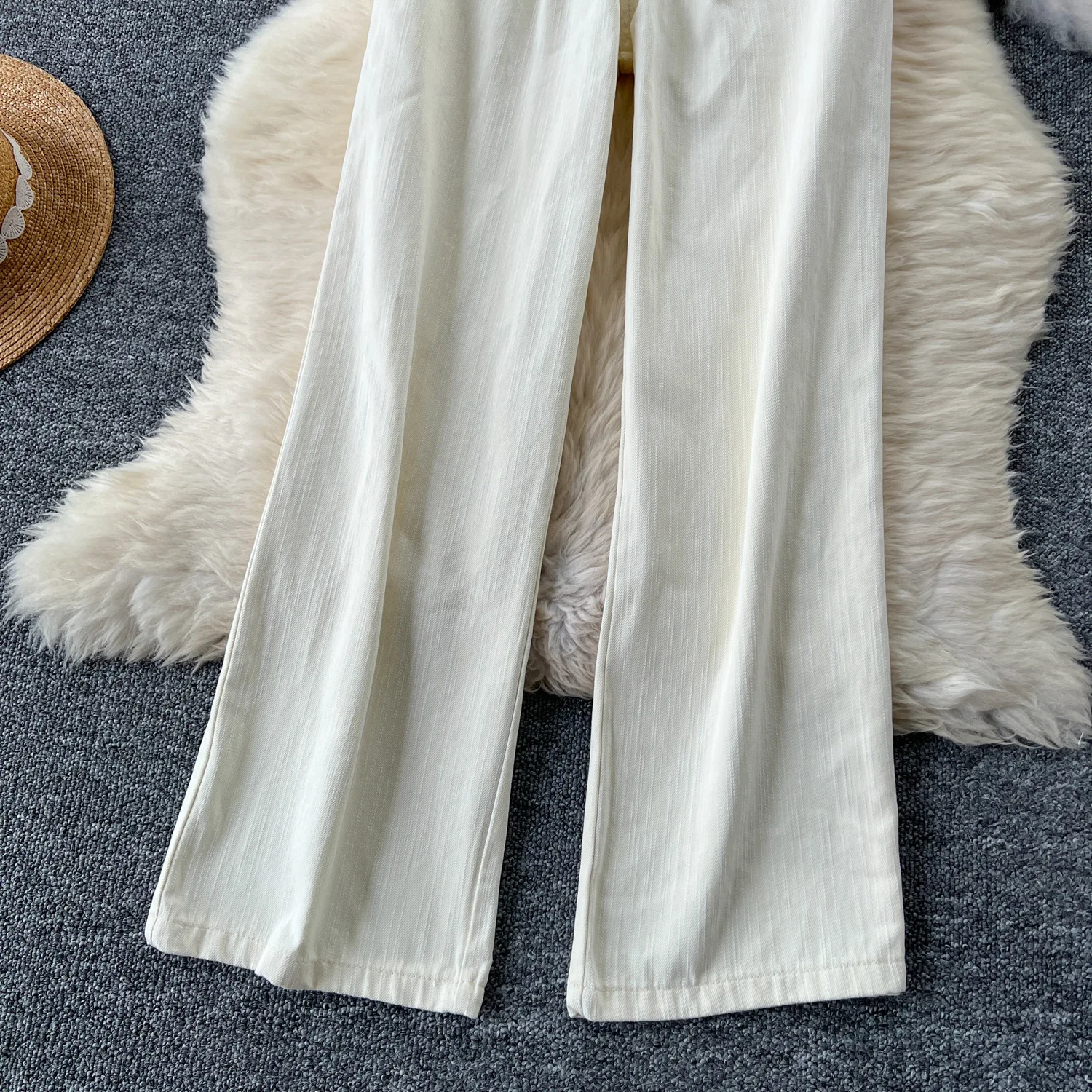 กางเกงยีนส์ขากว้างเอวสูงผู้หญิงฤดูร้อนใหม่แฟชั่นลายหลวมตรงสบายๆอินเทรนด์กางเกงสีทึบเสื้อผ้ากางเกง